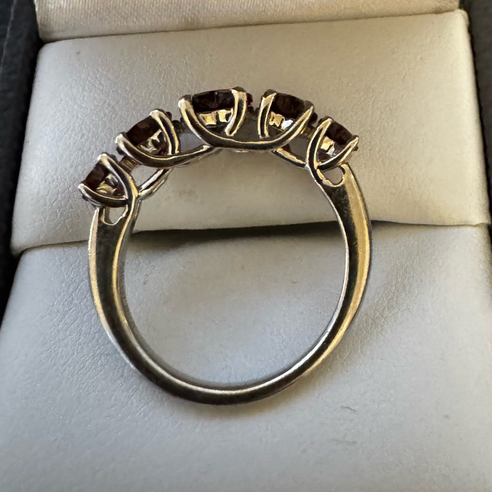 Red Garnet Rhodium over Sterling Silver Heart Ring. Sz 7. - Picture 3 of 4
